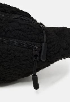 Pier One UNISEX - Gürteltasche - Black -Kleidung PierOne Store 1359e1e4577d4f99aa4271e5fdf8ee11