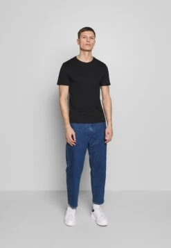 Pier One T-Shirt Basic - Black/white/blue 11 Pier One T-Shirt Basic - Black/white/blue -Kleidung PierOne Store 57ef8b5d90b840ff83dd93f74f432d58 1