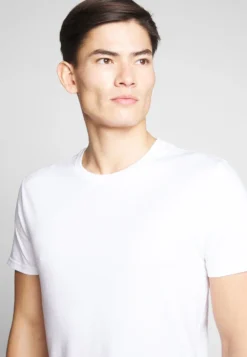 Pier One 2 PACK - T-Shirt Basic - White/dark Blue -Kleidung PierOne Store 5d6a04d994e343d2903cc2c1666bad4b