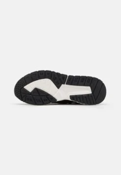 Pier One UNISEX - Sneaker Low - Black -Kleidung PierOne Store 631ed858c07d492fab7852eeec4dc5a9