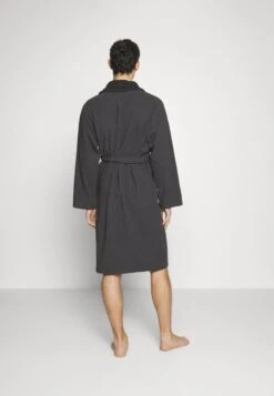 Pier One SHAWL TOWEL BATHROBE - Bademantel - Dark Grey -Kleidung PierOne Store 6950796cf97f4b2b92c37a9b8d214b31