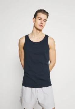 Pier One 3 PACK - Unterhemd/-shirt - Dark Blue/bordeaux/off-white 8 Pier One 3 PACK - Unterhemd/-shirt - Dark Blue/bordeaux/off-white -Kleidung PierOne Store 8d191badfd5740d09b9c0a104aabe78c