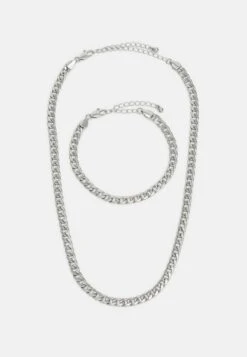 Pier One SET - Halskette - Silver-coloured -Kleidung PierOne Store 97372d0df2f14340967b71ddeb8c91aa 1