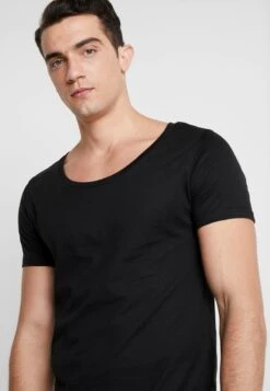 Pier One T-Shirt Basic - Black 10 Pier One T-Shirt Basic - Black -Kleidung PierOne Store 9f509f254df448bbafd289865720f0e8