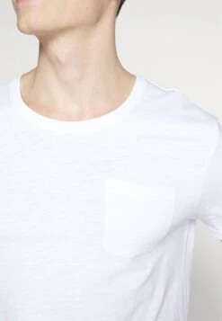 Pier One T-Shirt Basic - White -Kleidung PierOne Store a63524296eb7468f8bac4e01312591ed