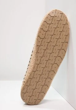 Pier One Espadrille - Grey -Kleidung PierOne Store bd07e57455dd4f73a673b9ee028740f1