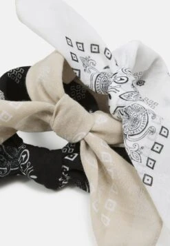 Pier One BANDANA UNISEX 3 PACK - Tuch - Black/white/beige -Kleidung PierOne Store c2ede95d3e4443e6ac8cd75fce932acc