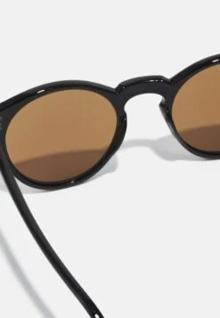 Pier One UNISEX - Sonnenbrille - Black/blue 8 Pier One UNISEX - Sonnenbrille - Black/blue -Kleidung PierOne Store da9c902c3c0f42ed9cb742aef3377db0