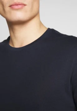 Pier One 2 PACK - T-Shirt Basic - White/dark Blue -Kleidung PierOne Store de6827f8d2cf4a2c856d09a9d7f8109d