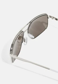 Pier One UNISEX - Sonnenbrille - Silver-coloured, Black 8 Pier One UNISEX - Sonnenbrille - Silver-coloured, Black -Kleidung PierOne Store e4032642d98b4cd386349df91f3cefe3