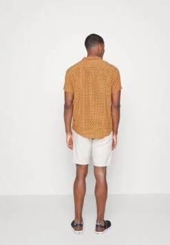 Pier One LINEN BLEND DRAWCORD SHORTS - Shorts - Beige 10 Pier One LINEN BLEND DRAWCORD SHORTS - Shorts - Beige -Kleidung PierOne Store fd65d1e3000a44b5a0c7031a30758b26